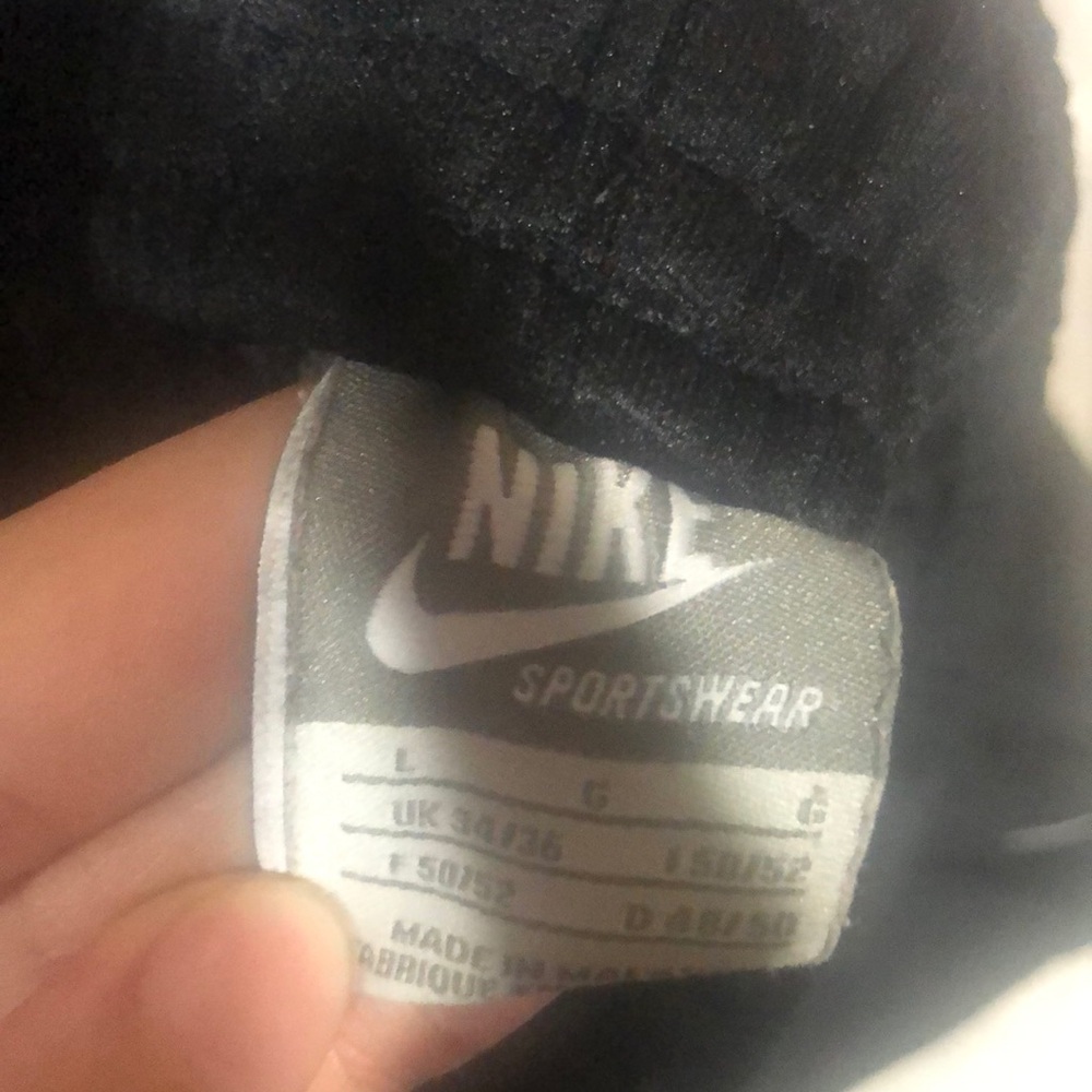 Nike men’s baggy Black Joggers - Picture 3 of 4